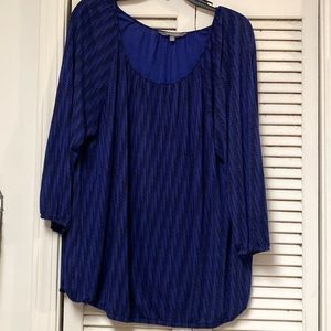 3/4 sleeve royal blue & black top. Size XL. EUC.  smoke free and pet free home.